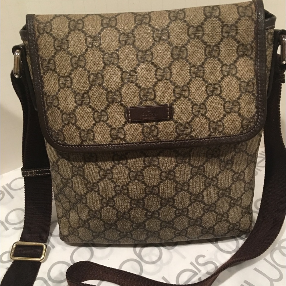 Gucci Guccissima GG leather unisex crossbody bag.